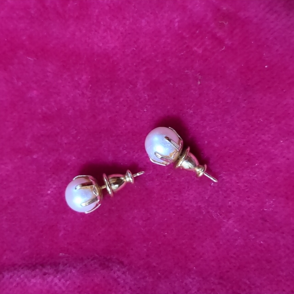 Vintage Signed MONET Gold Plated & Pearl Earrings
